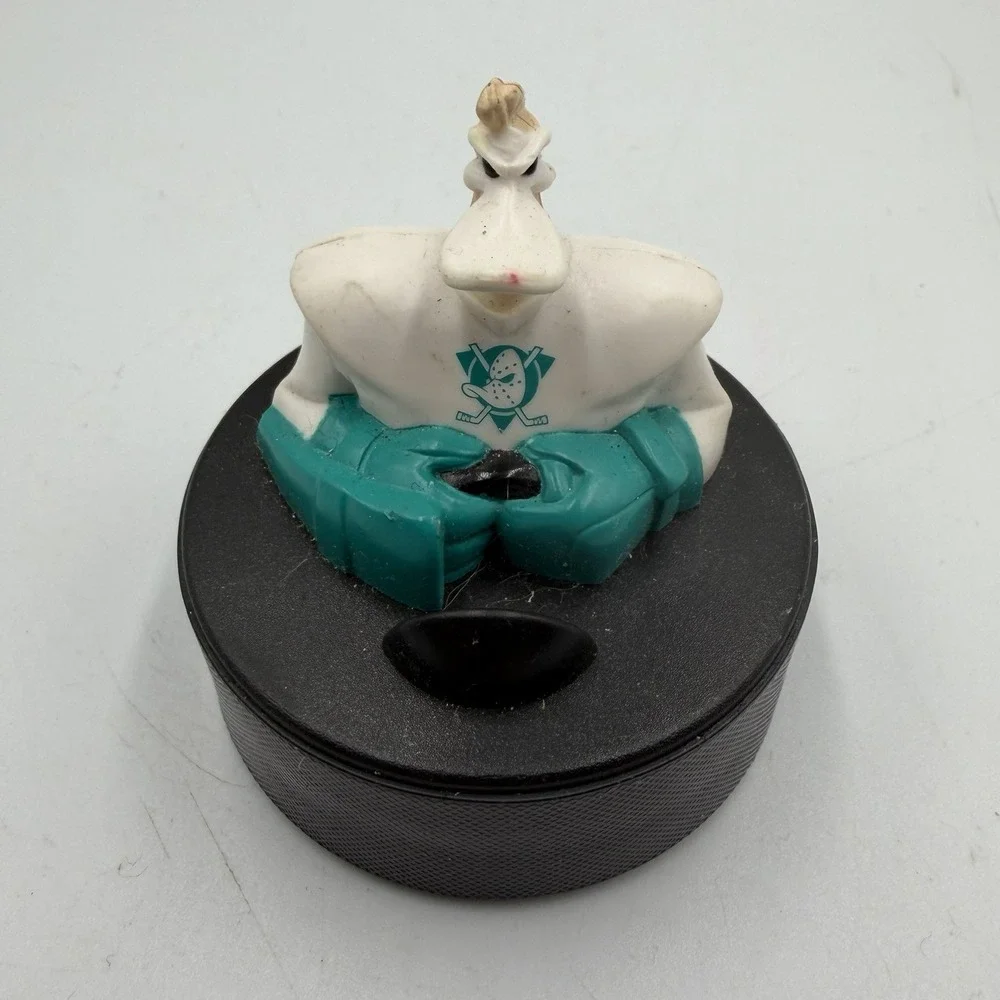 Disney‎ Mighty Ducks Hockey Puck McDonalds Happy Meal Toy 90s